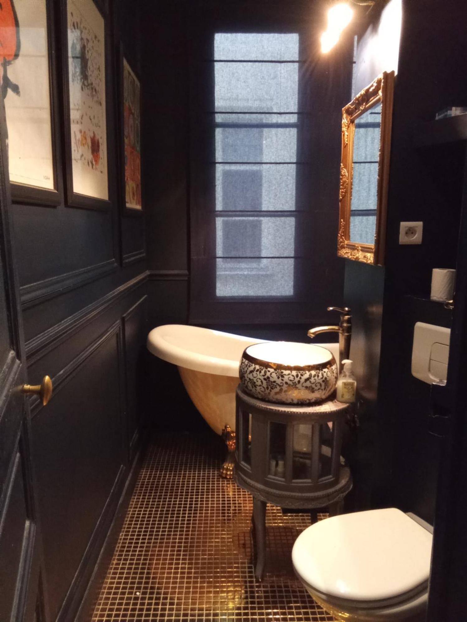 Room B - Louvre Museum パリ エクステリア 写真